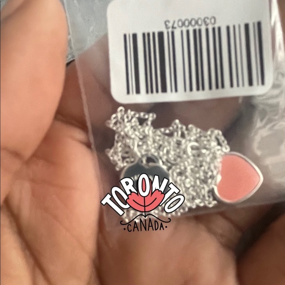 Brand New In Packaging Heart Sliver Necklace! - Picture 3 of 4
